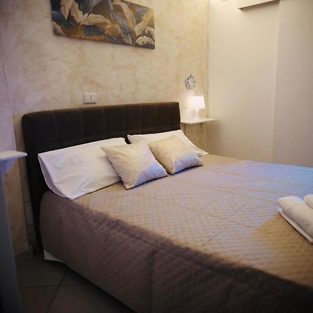 Holiday House Plebiscito Катания Екстериор снимка