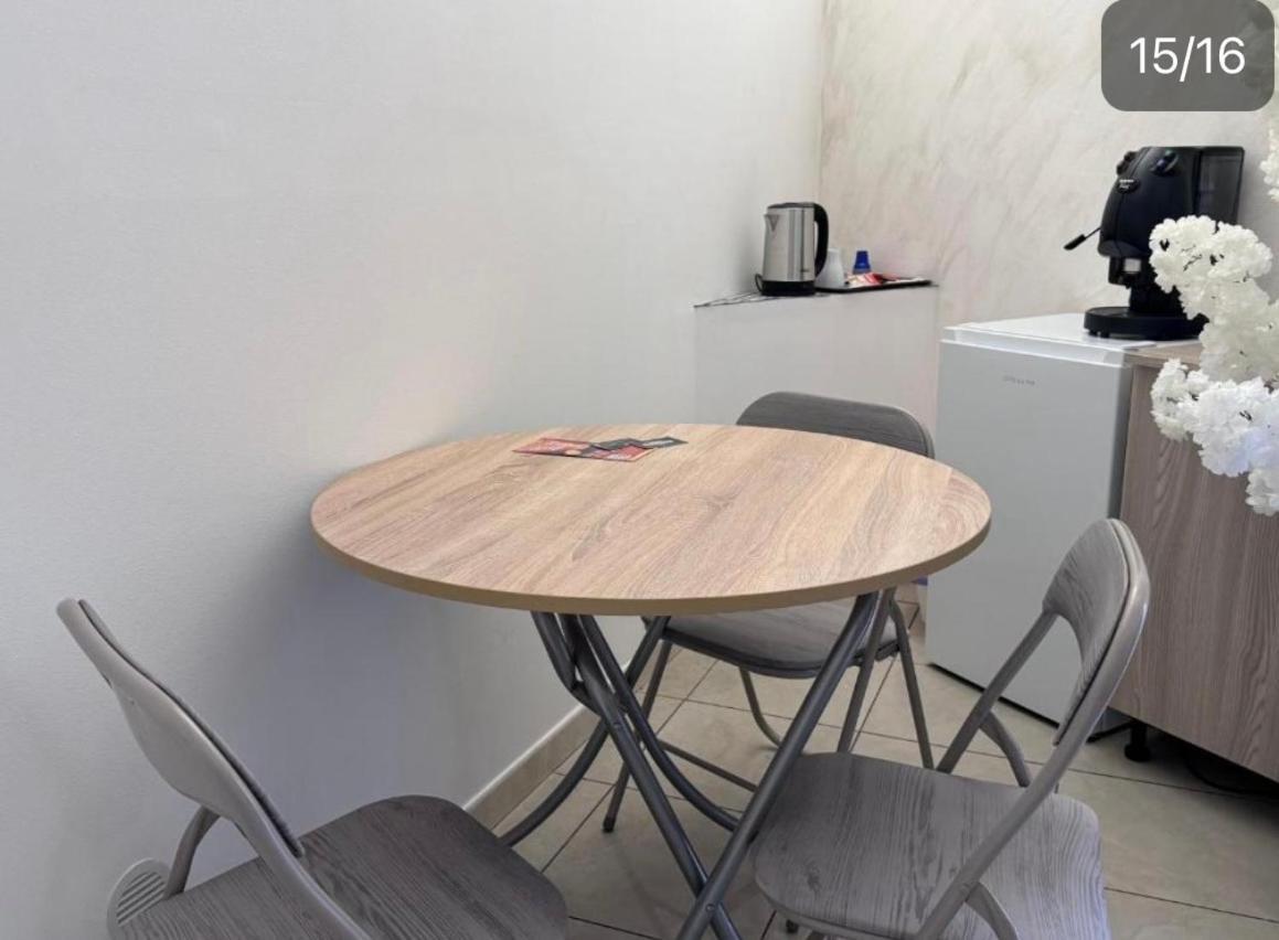 Holiday House Plebiscito Катания Екстериор снимка